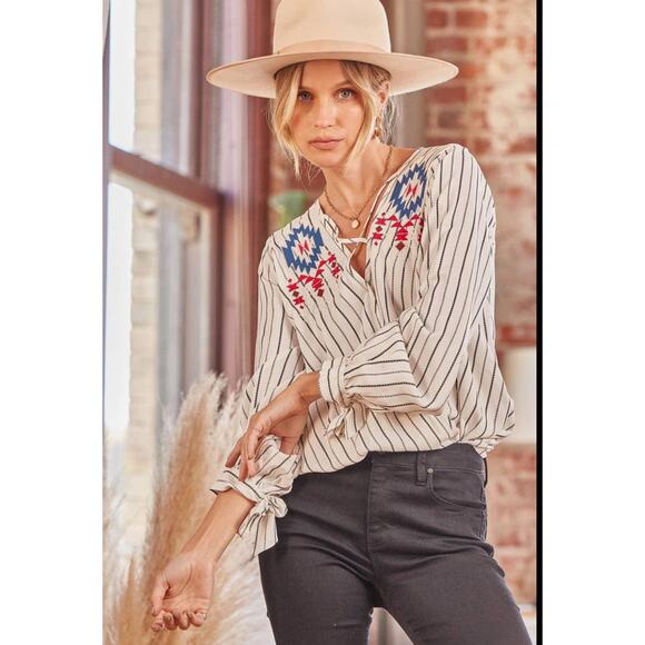 Savanna Jane Tops - Savanna Jane boho long sleeve southwestern embroidered crossover top 1X  NWT